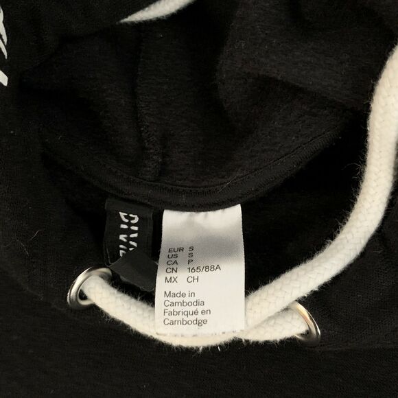 DIVIDED H&M "Power To The Girls" Black Crop Hoodie Pullover Sweater Size Small - Picture 9 of 10